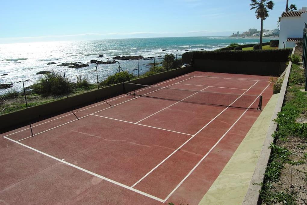 Ferienhaus Nyrenoverat! Beachfront Townhouse Med Pool Málaga