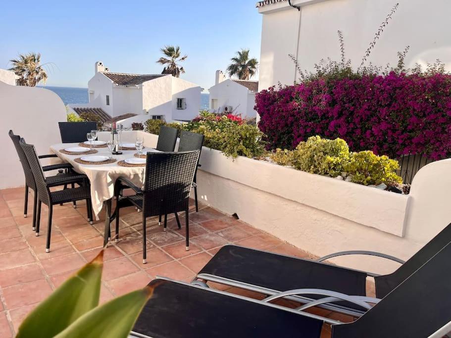 Ferienhaus Nyrenoverat! Beachfront Townhouse Med Pool