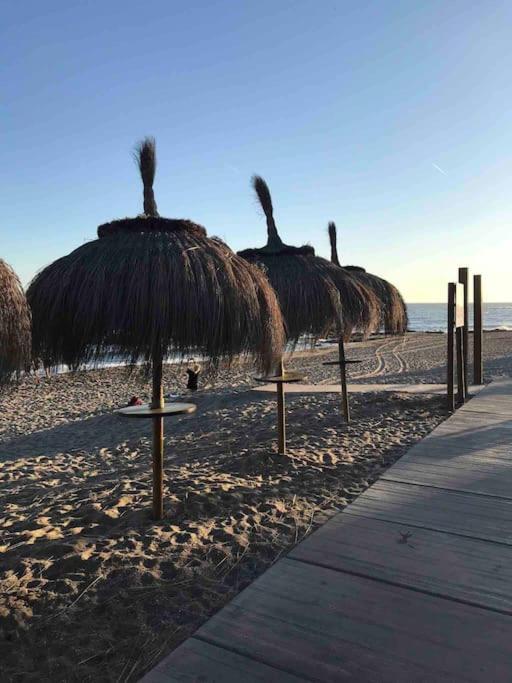 Ferienhaus Nyrenoverat! Beachfront Townhouse Med Pool Málaga