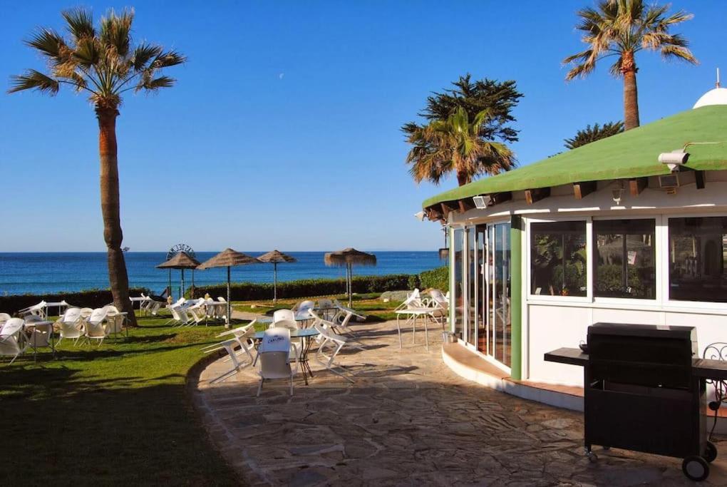 Ferienhaus Nyrenoverat! Beachfront Townhouse Med Pool *