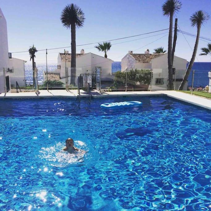 Nyrenoverat! Beachfront Townhouse Med Pool Ferienhaus Málaga