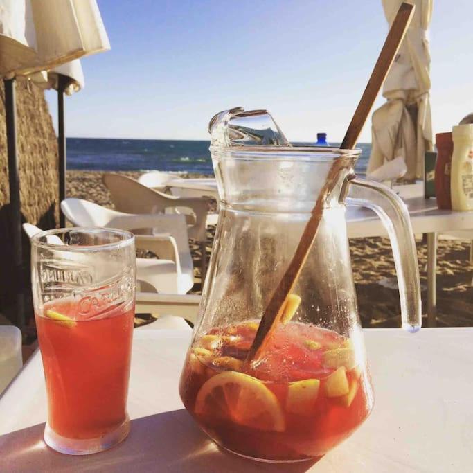 Nyrenoverat! Beachfront Townhouse Med Pool Ferienhaus *