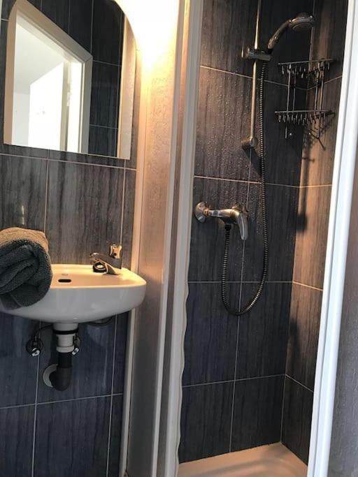Ferienhaus Nyrenoverat! Beachfront Townhouse Med Pool