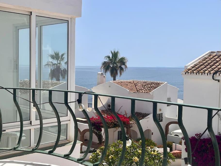 Ferienhaus Nyrenoverat! Beachfront Townhouse Med Pool Málaga