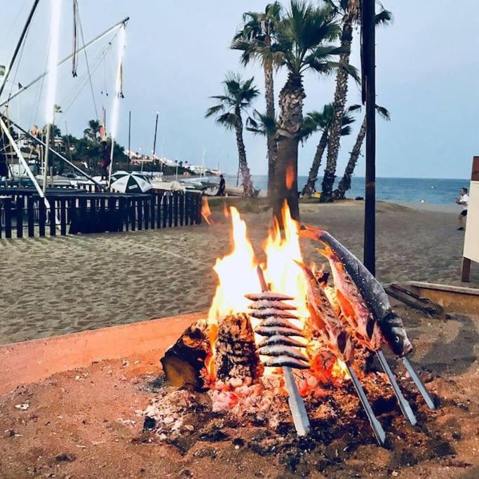 Nyrenoverat! Beachfront Townhouse Med Pool * Malaga