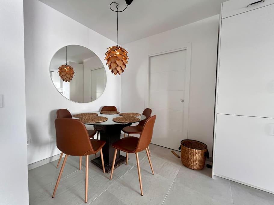 Nyrenoverat! Beachfront Townhouse Med Pool * Malaga
